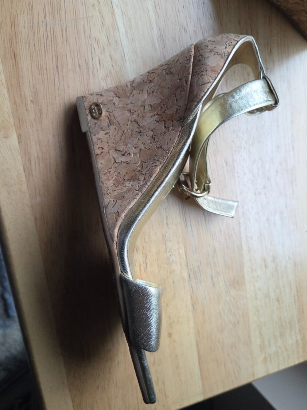 Vintage Gucci Gold Metallic Wedges - Picture 11 of 16